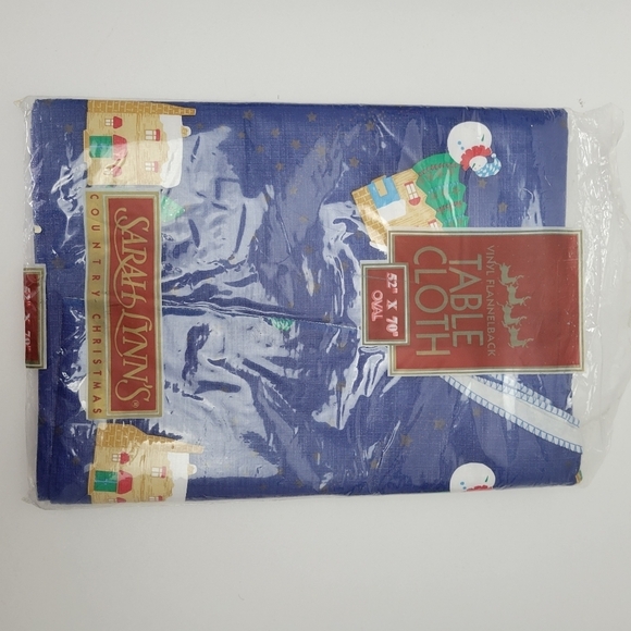 Christmas Table cloth vintage vinyl - Picture 3 of 5